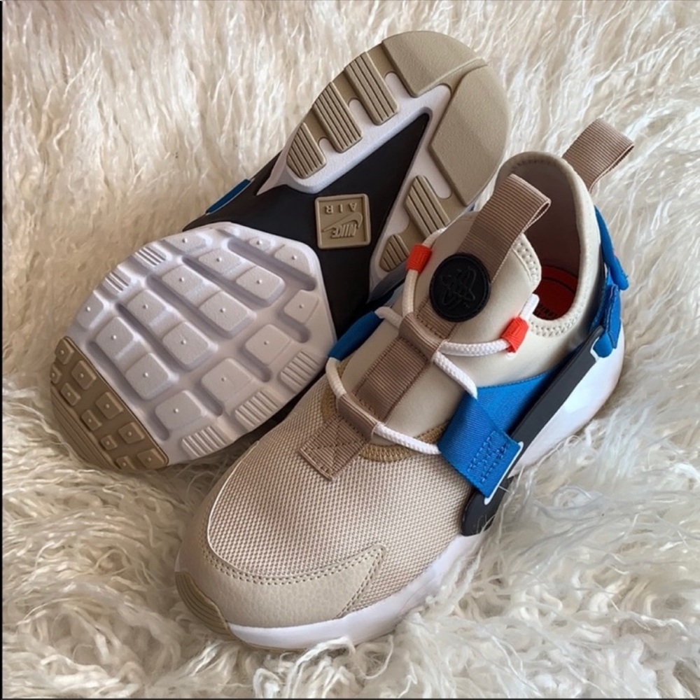 NWT Nike Huarache City - Picture 8 of 8